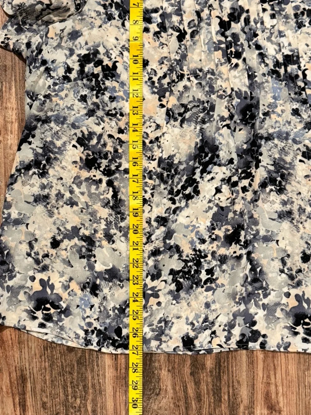 Rose & Olive Short-Sleeve Pleated Blouse in Blue and Cream Watercolor - Picture 6 of 9